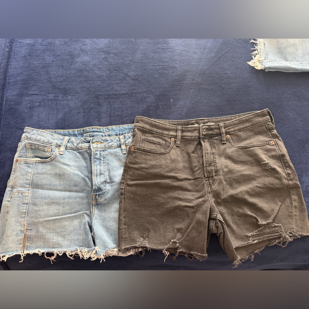 Women’s Distressed High-Rise Denim Shorts - Black and Jean size 14. Old Navy.